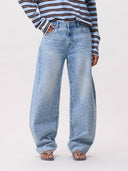 Scratched super barrel fit jeans