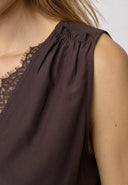 Donkerbruine top met kant sunnycc lace