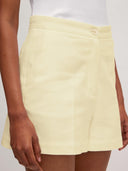 Lichtgele short vincenza