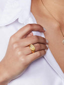Vergulde ring met transparante steen - 18
