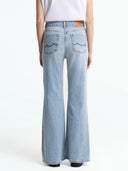 Licht blauwe flared jeans kukiko