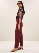 Donkerrode jeans begum