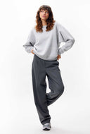 Lichtgrijze raglan sweater