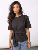 Zwart t-shirt met knoopdetail orianecc