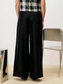Zwarte pantalon met glans lynn