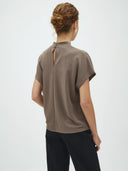 Taupe top met opstaande kraag linea short-m