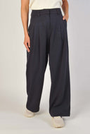 Blauwe pantalon henrika sky captain