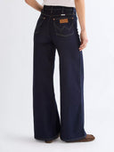 Flared loose jeans canyon lines