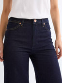 Flared loose jeans canyon lines