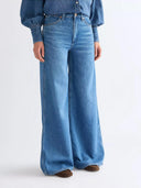 Flared loose jeans canyon lasso